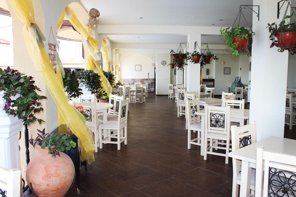 Andalucia Beach Hotel - All Inclusive Elenite Exterior foto
